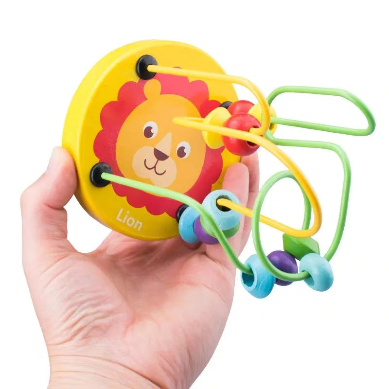 Laberinto de alambre para niños